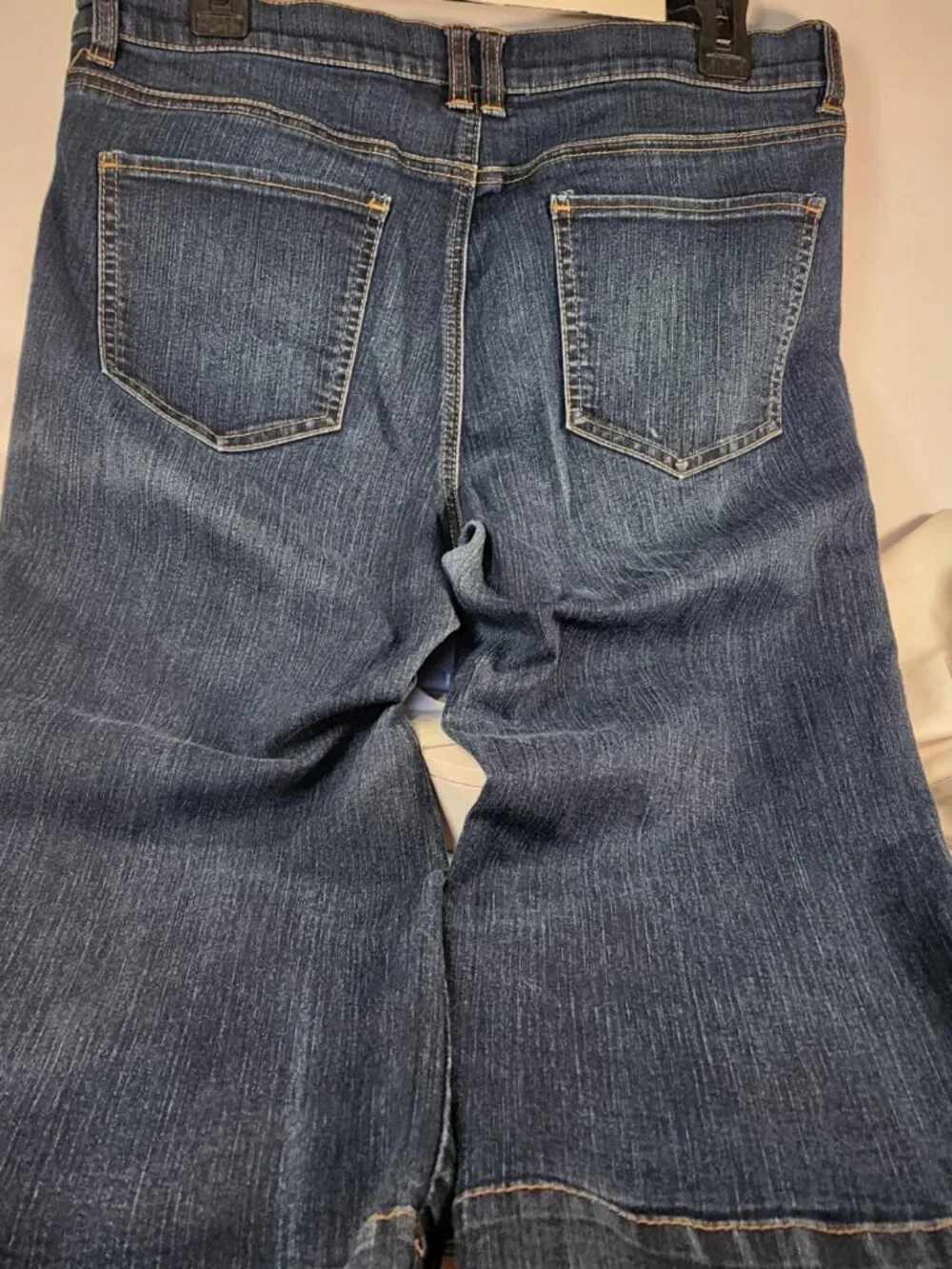 New York & Co size 14 low rise / wide leg capri length jeans